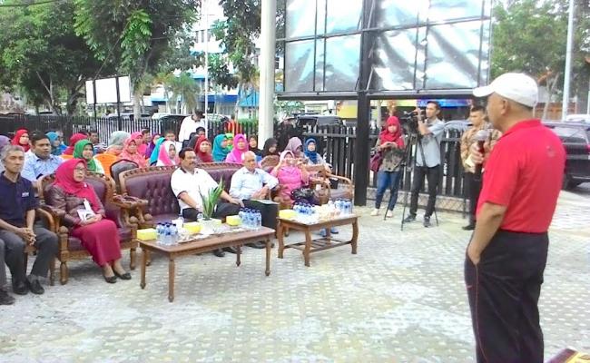 Gubri Serahkan Bibit Cabai kepada Masyarakat